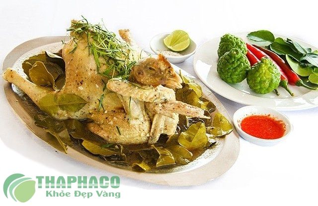 Gà hấp lá chanh ngon khó cưỡng lạiBếp nhà tôi