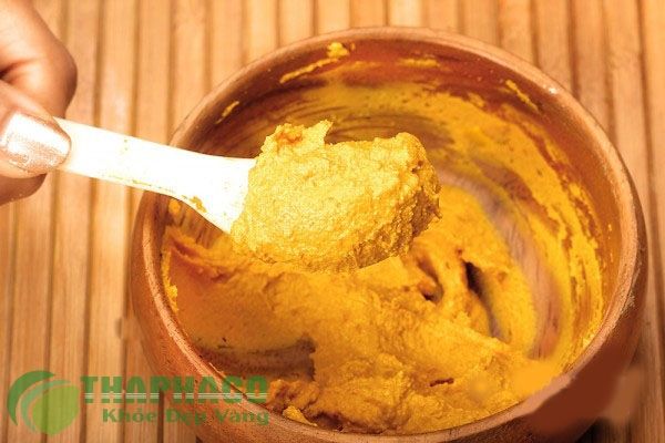 Cách làm mặt nạ tinh bột nghệ lòng đỏ trứng gà