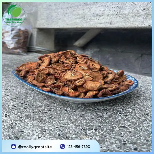 Thành phần dưỡng chất trong táo mèo khô