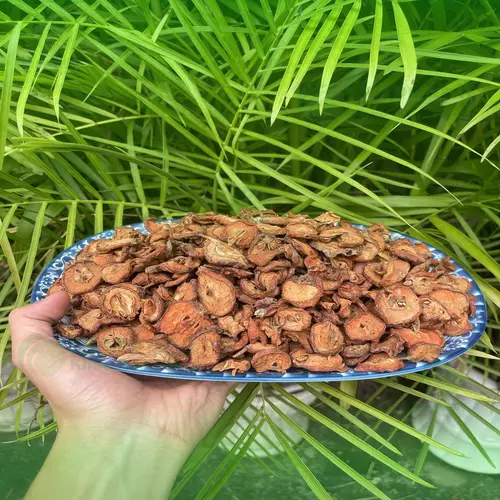 Hình ảnh táo mèo sấy khô dạng lát, sẵn sàng sử dụng