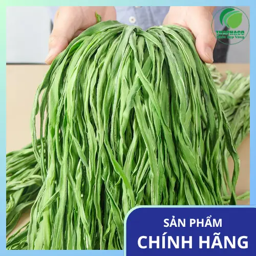 Ngâm rau tiến vua trong nước vo gạo hoặc nước ấm