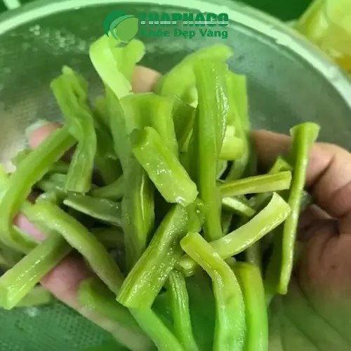 Món gỏi rau tiến vua tôm thịt hấp dẫn
